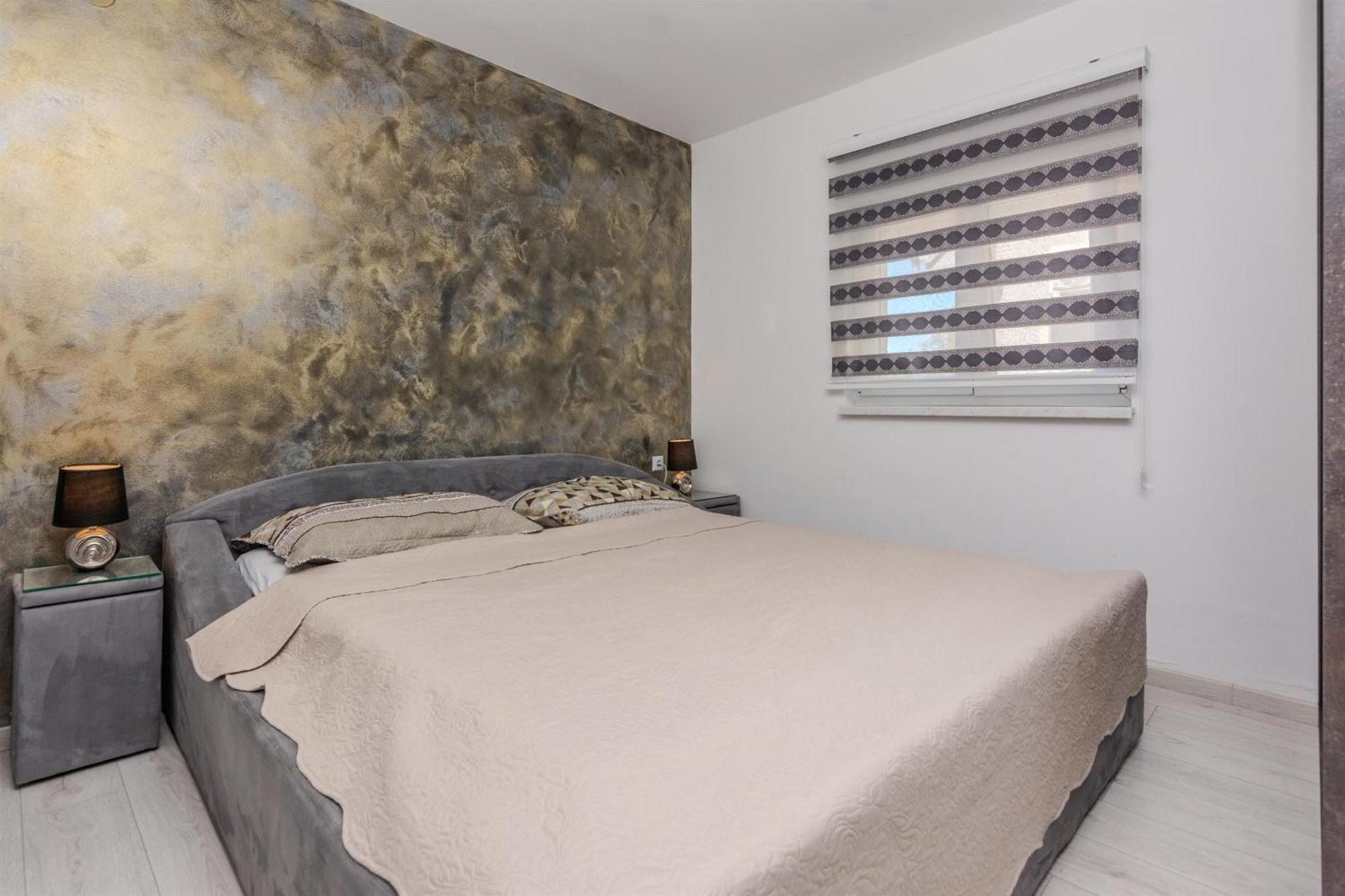 Apartments Lucica Vir Εξωτερικό φωτογραφία